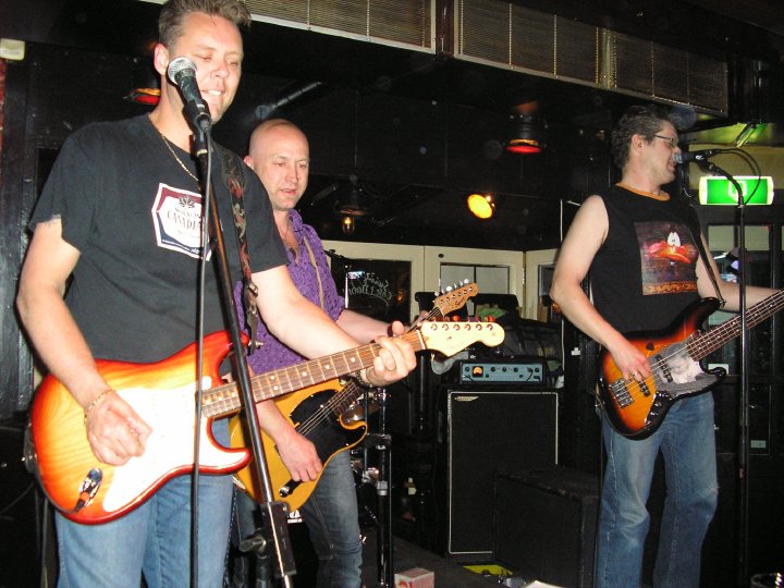 2010-jun-13-swincafe-t-noord-downndirty-2.jpg